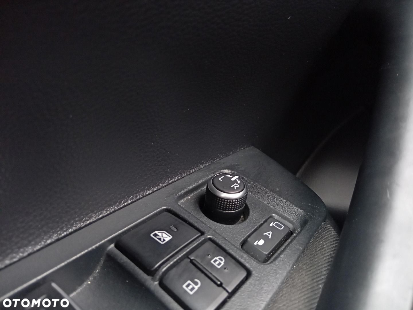 Toyota Corolla - 18