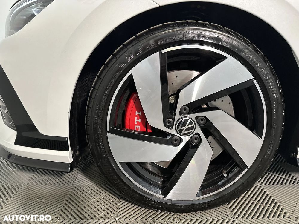 Volkswagen Golf - 14
