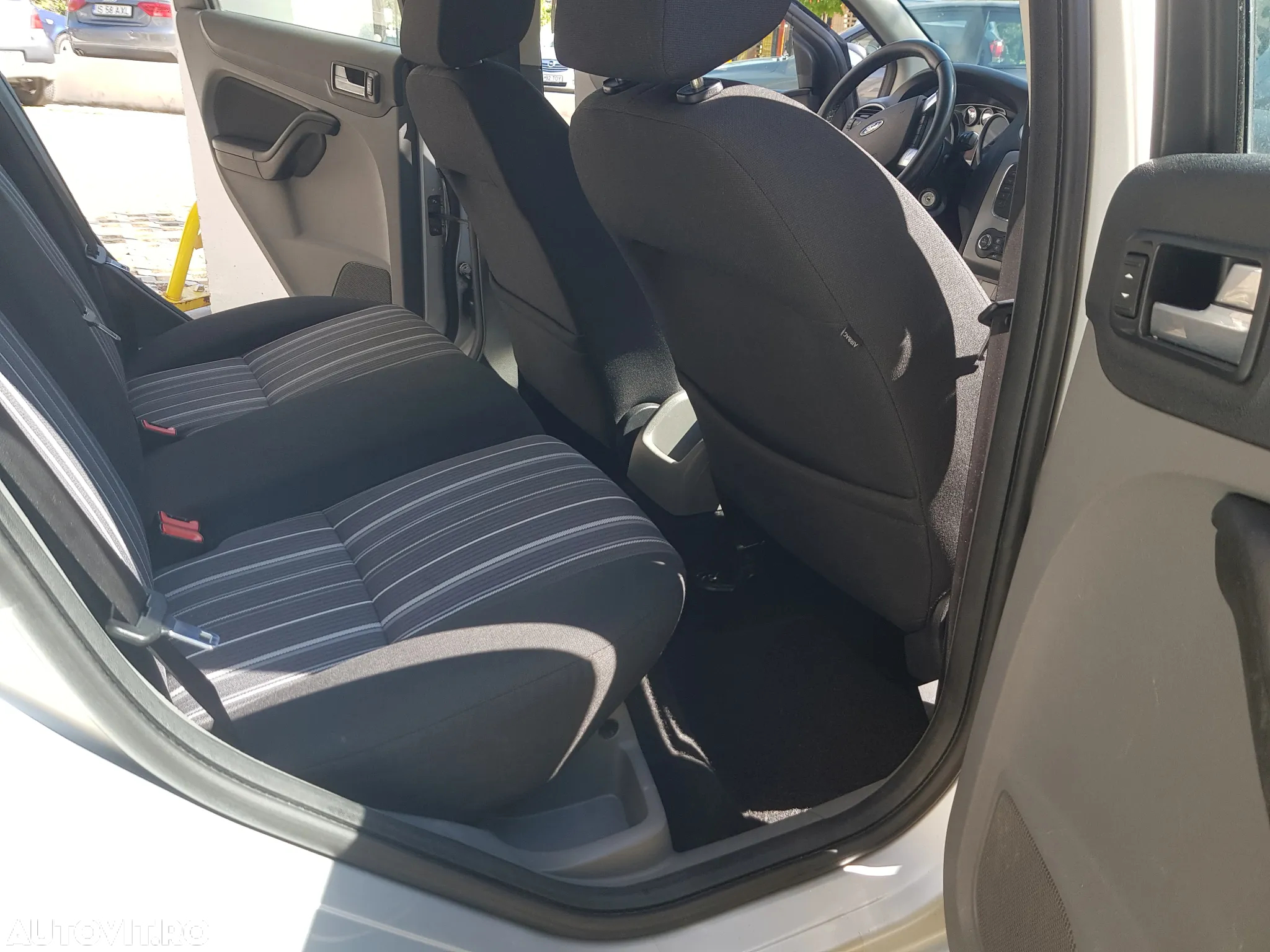 Ford Focus 1.6 TDCi DPF Style - 12