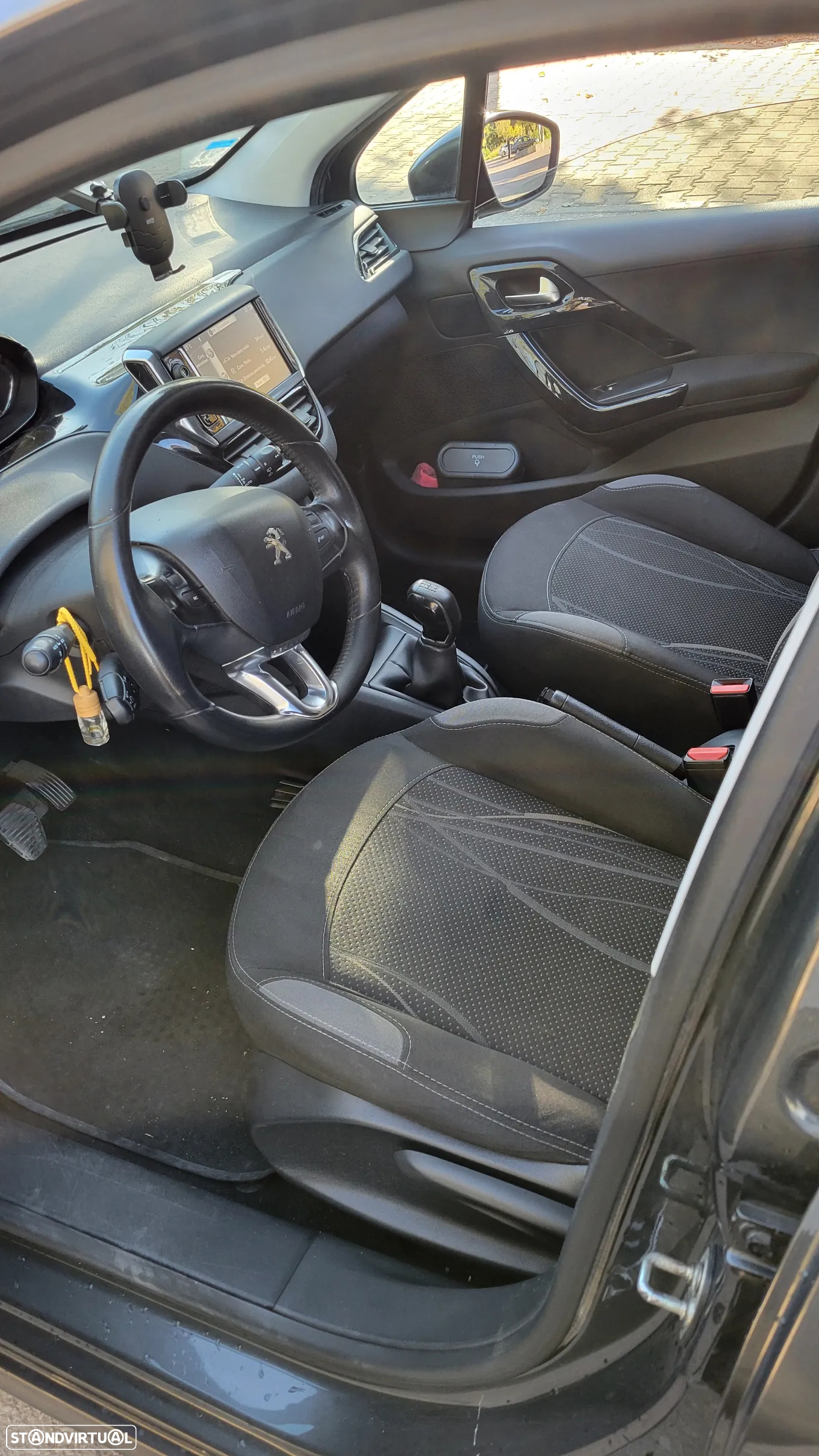 Peugeot 208 1.4 HDi - 9