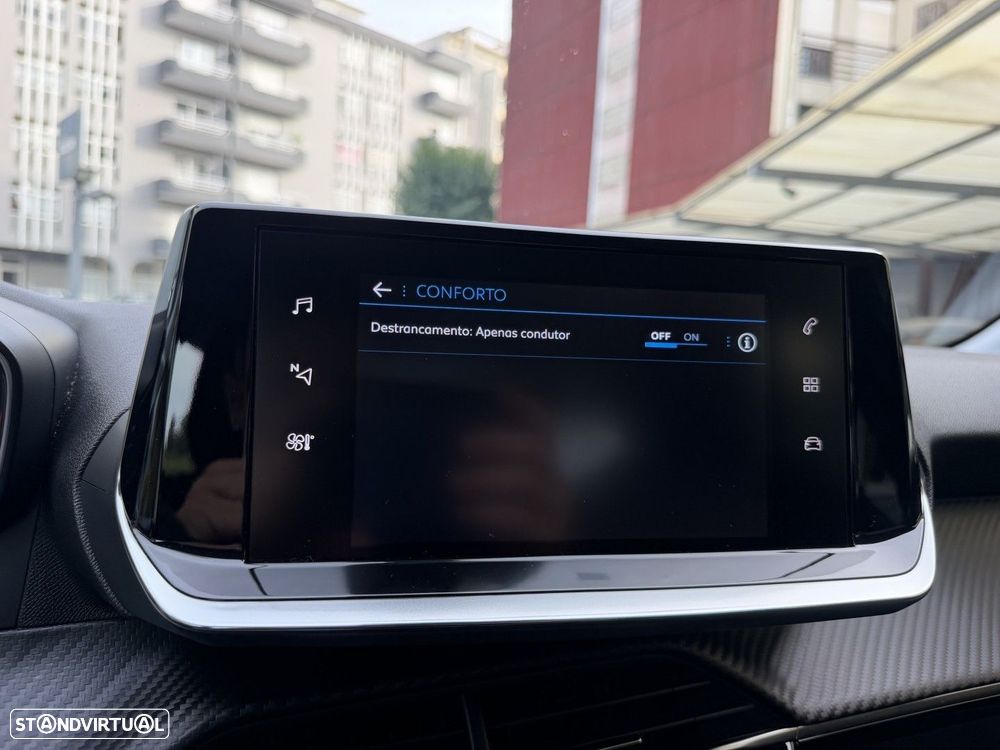 Peugeot 208 1.2 PureTech Active Pack - 43