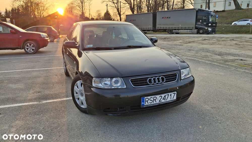 Audi A3 Sportback - 1