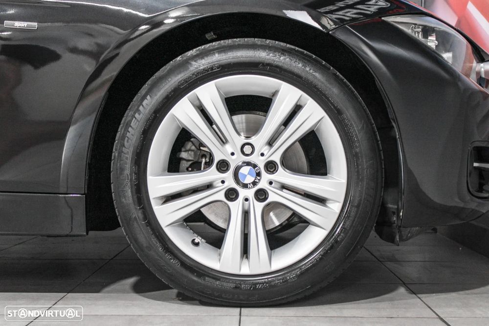 BMW 318 d Auto Line Sport - 9