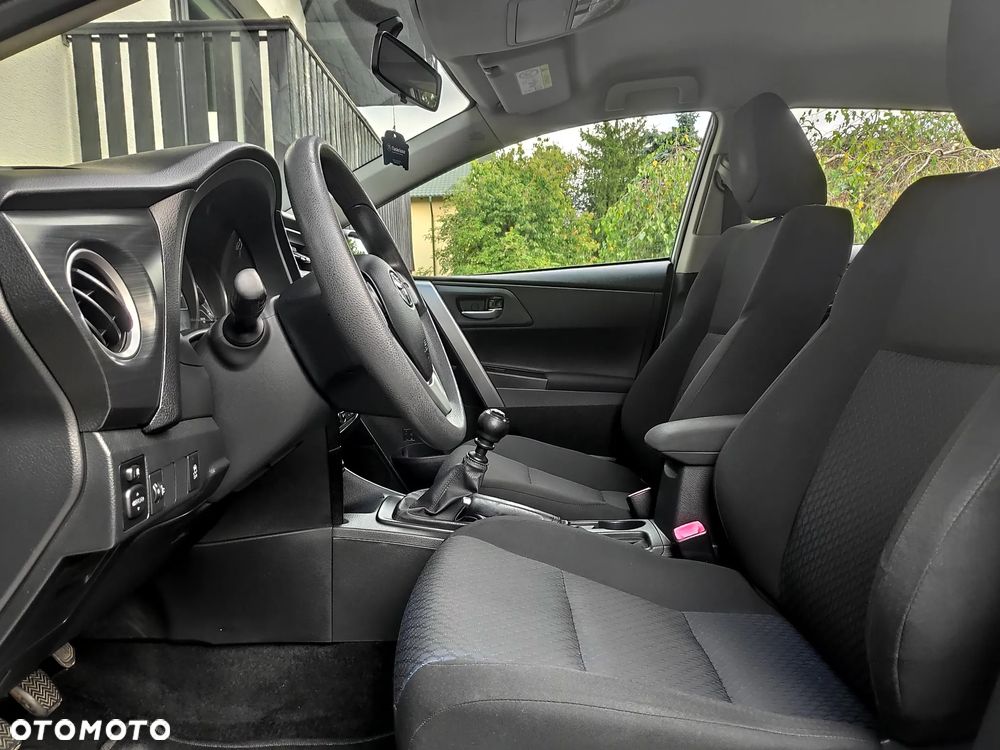 Toyota Auris 1.33 VVT-i Comfort - 11