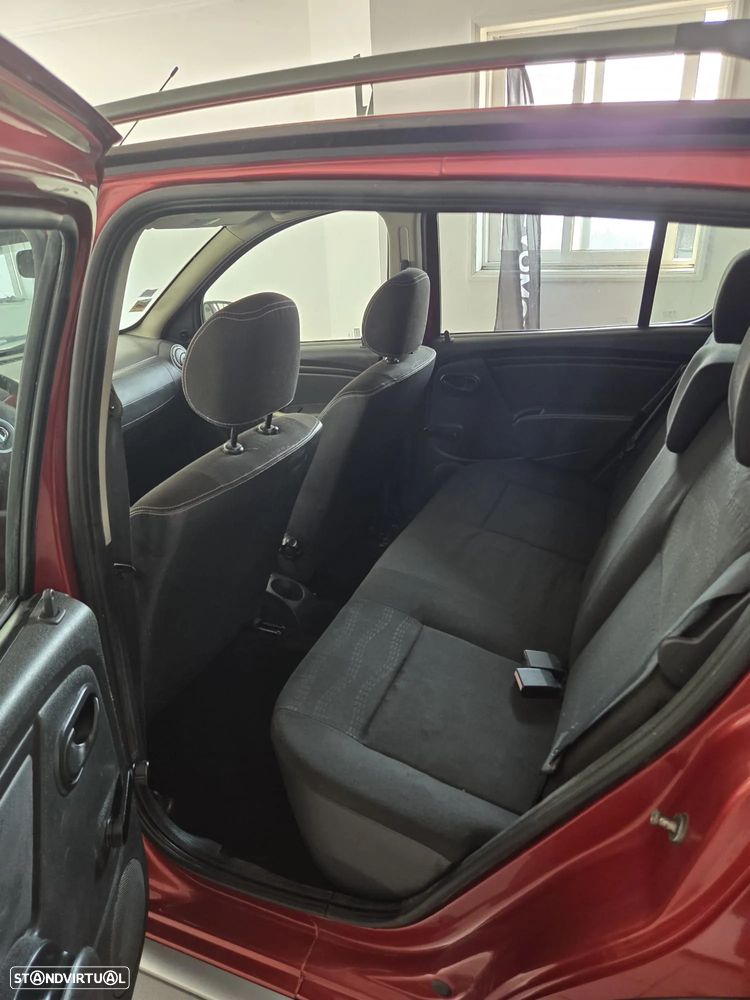 Dacia Sandero 1.5 dCi Stepway - 9