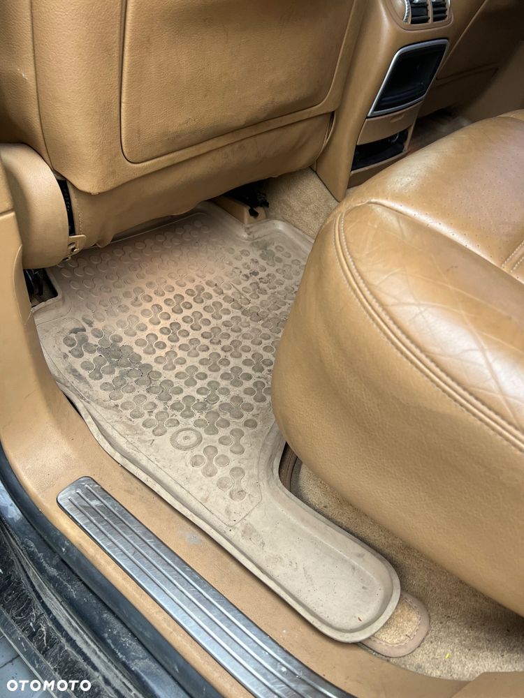 Porsche Cayenne - 22