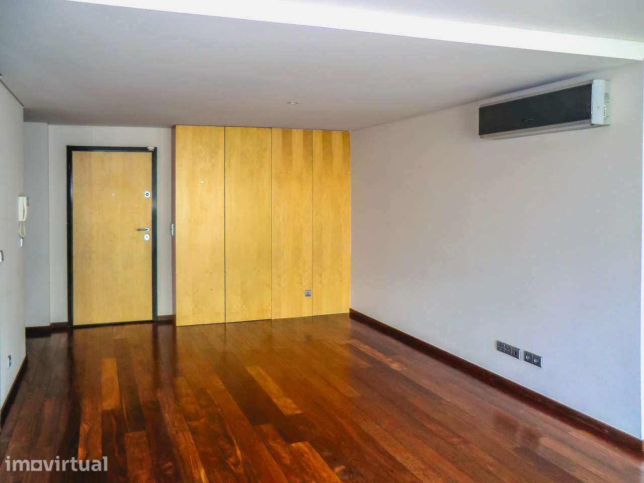 Apartamento T2 com duas varanda e garagem, arrumo, Forca, Aveiro - Grande imagem: 5/27