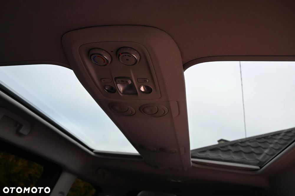 Peugeot Traveller - 7