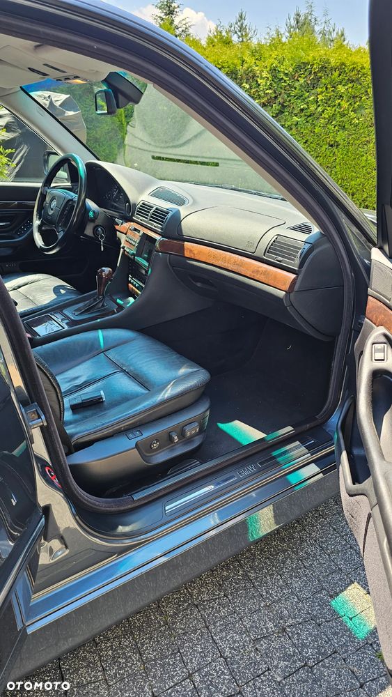 BMW Seria 7 740i - 7