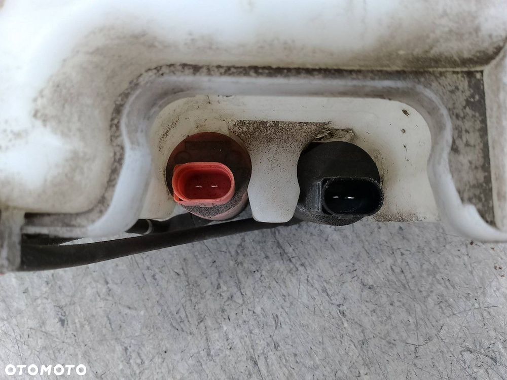 ZBIORNIK SPRYSKIWACZY TOYOTA YARIS II 85310-0D060 7867 1.3 VVTI - 4