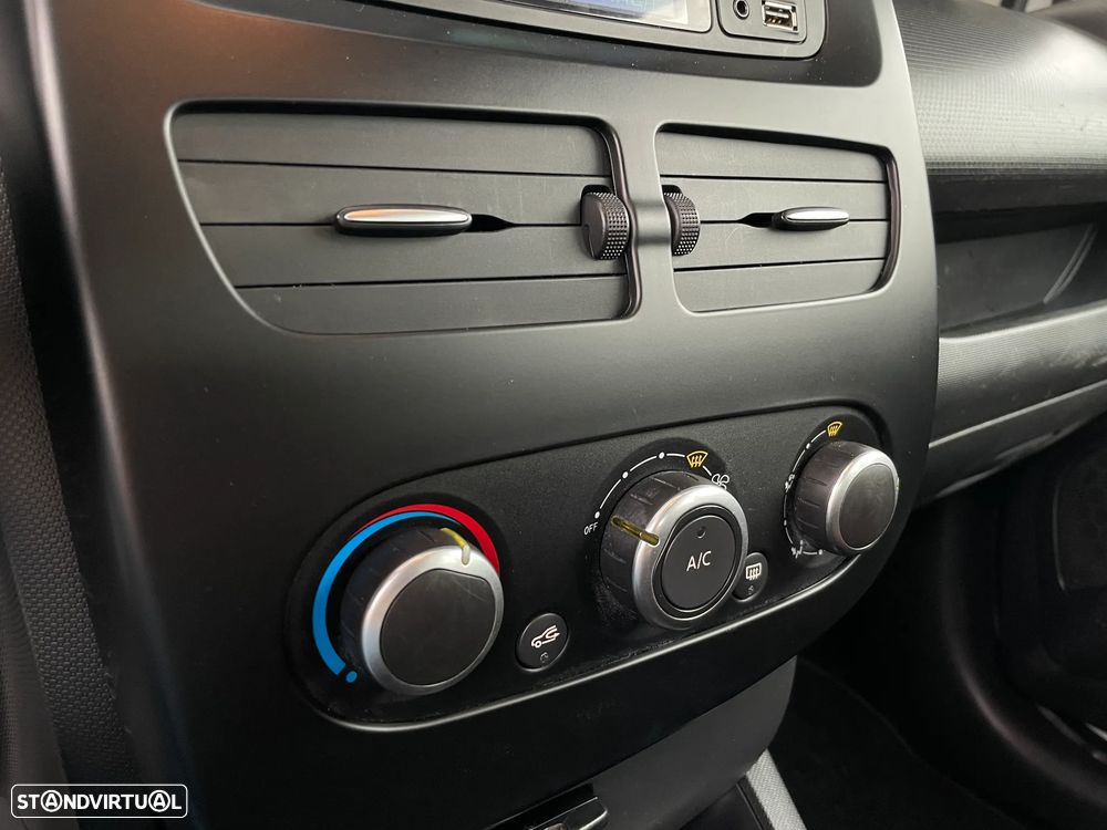 Renault Clio 1.5 dCi Dynamique S - 14