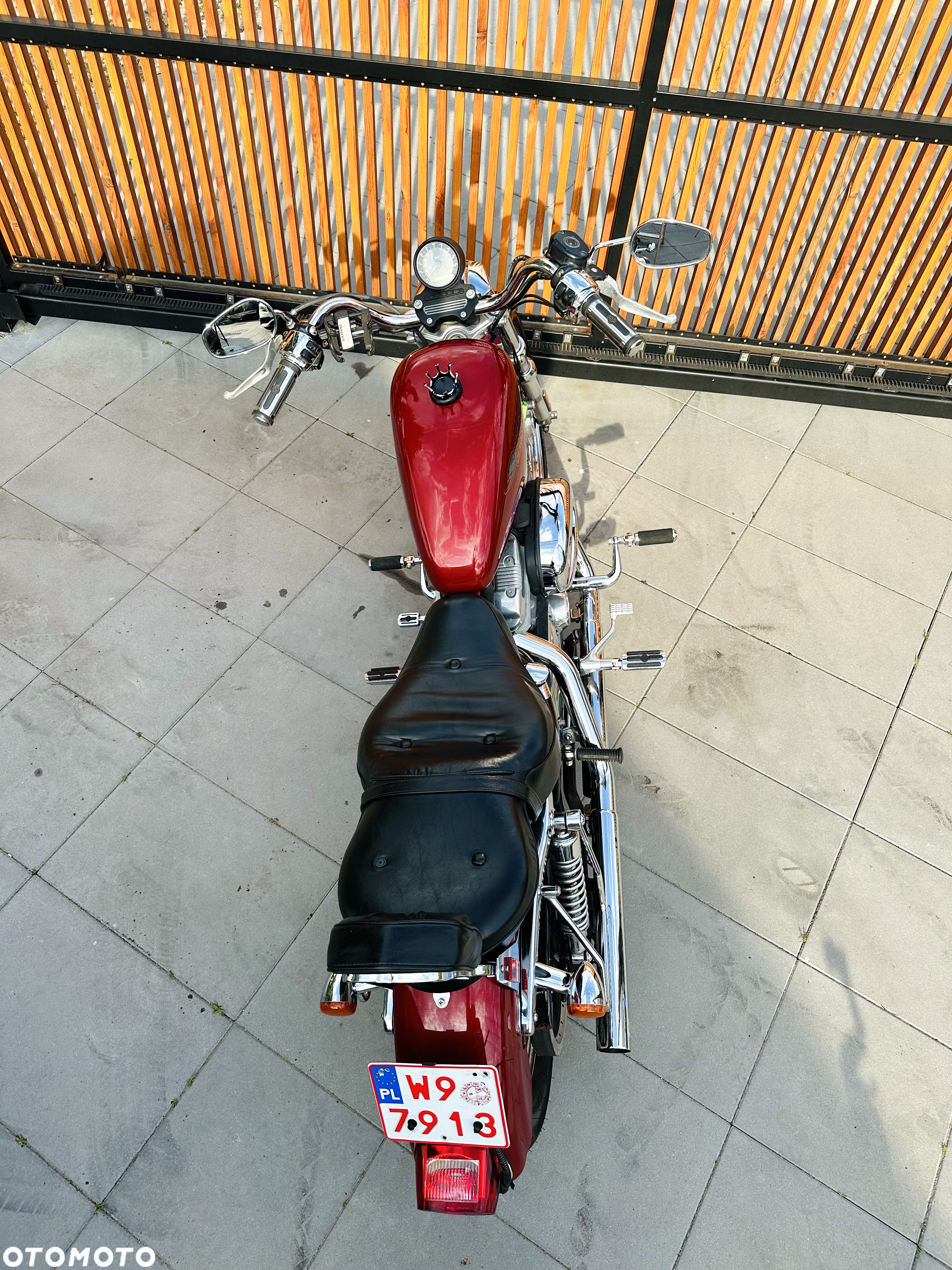 Harley-Davidson Sportster Custom 883C - 12