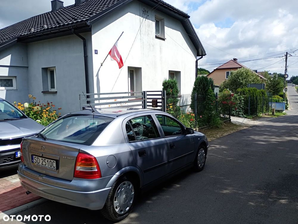 Opel Astra - 4