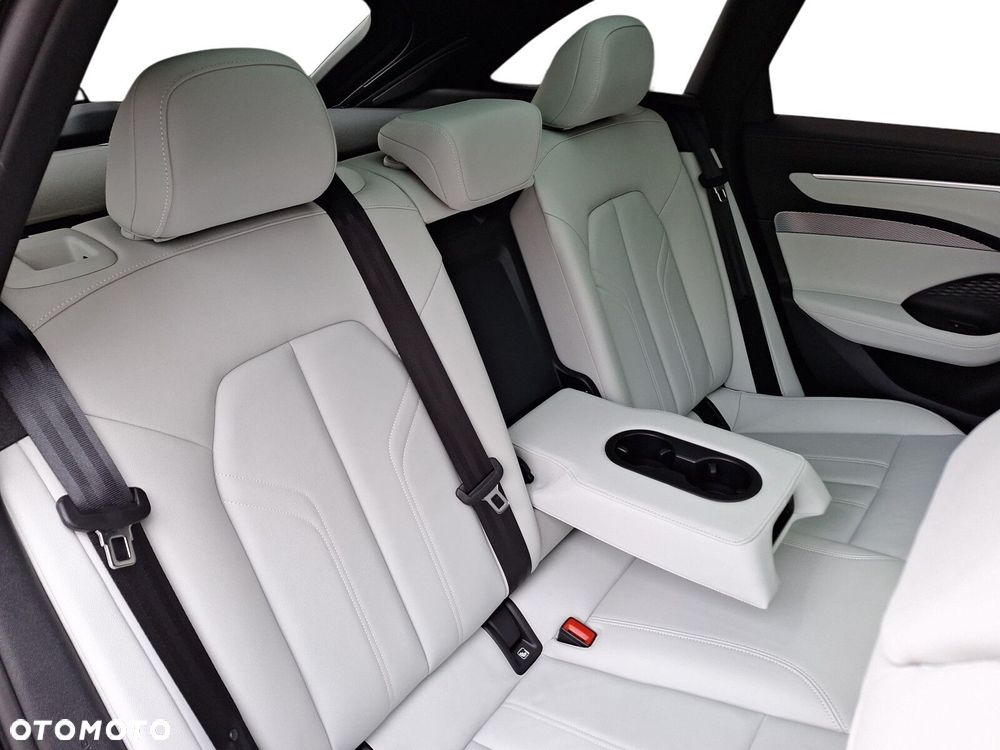 Audi A6 Avant - 14