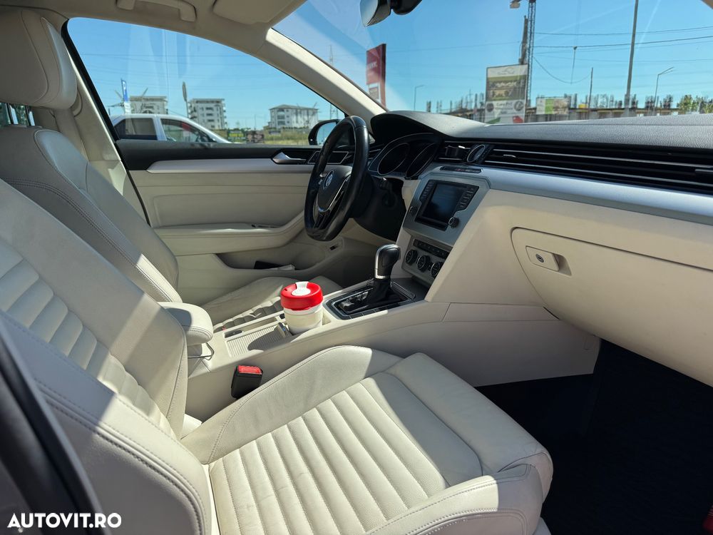 Volkswagen Passat 1.6 TDI SCR DSG Comfortline - 11