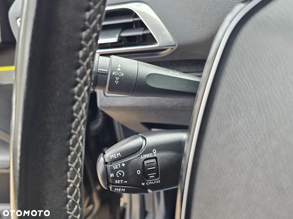 Peugeot 3008 1.5 BlueHDi Allure Pack S&S - 21