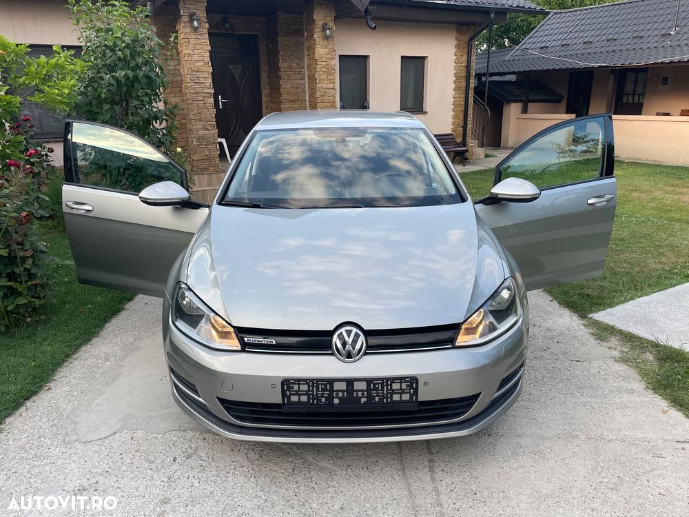 Volkswagen Golf - 10
