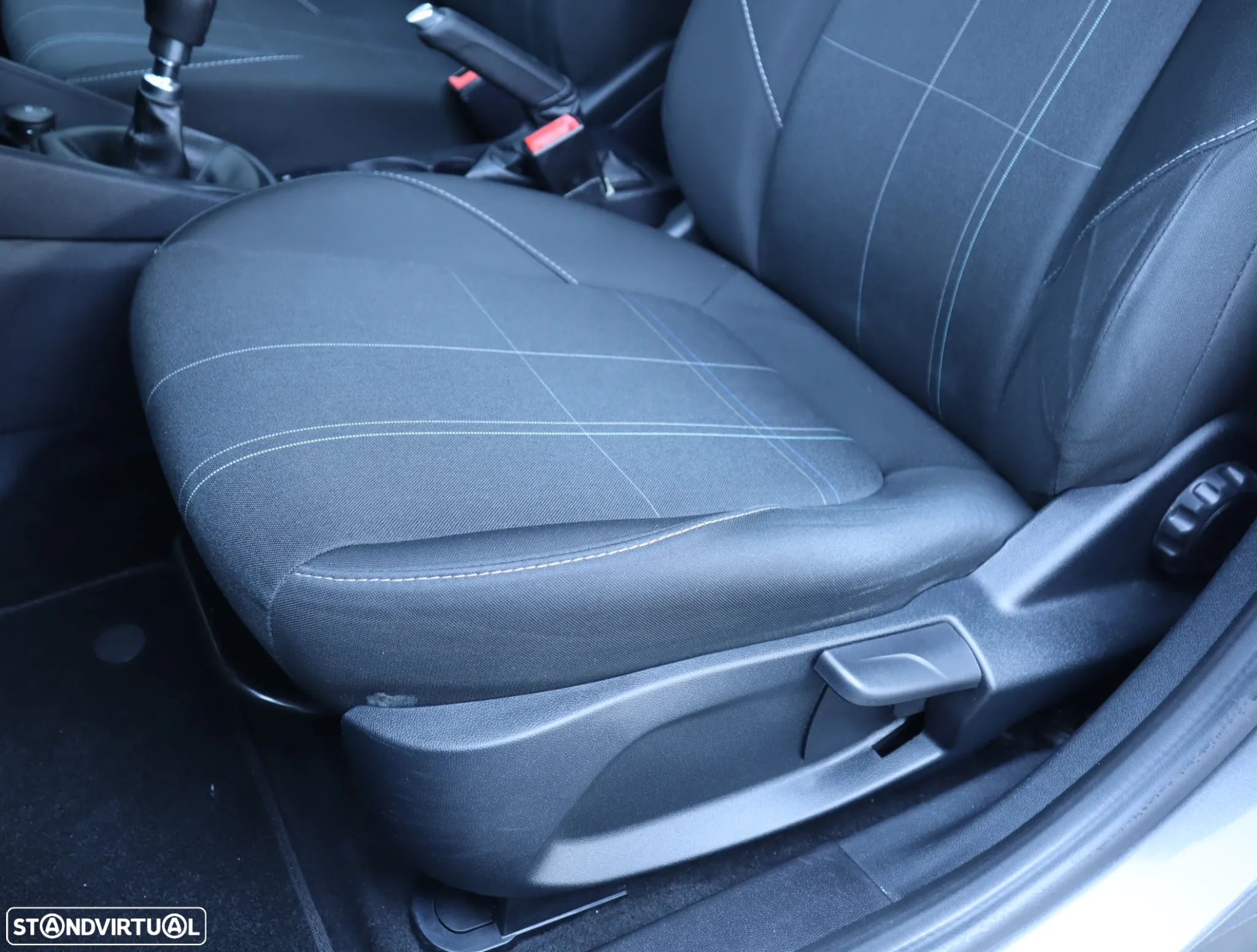 Ford Fiesta 1.5 TDCi Business - 28