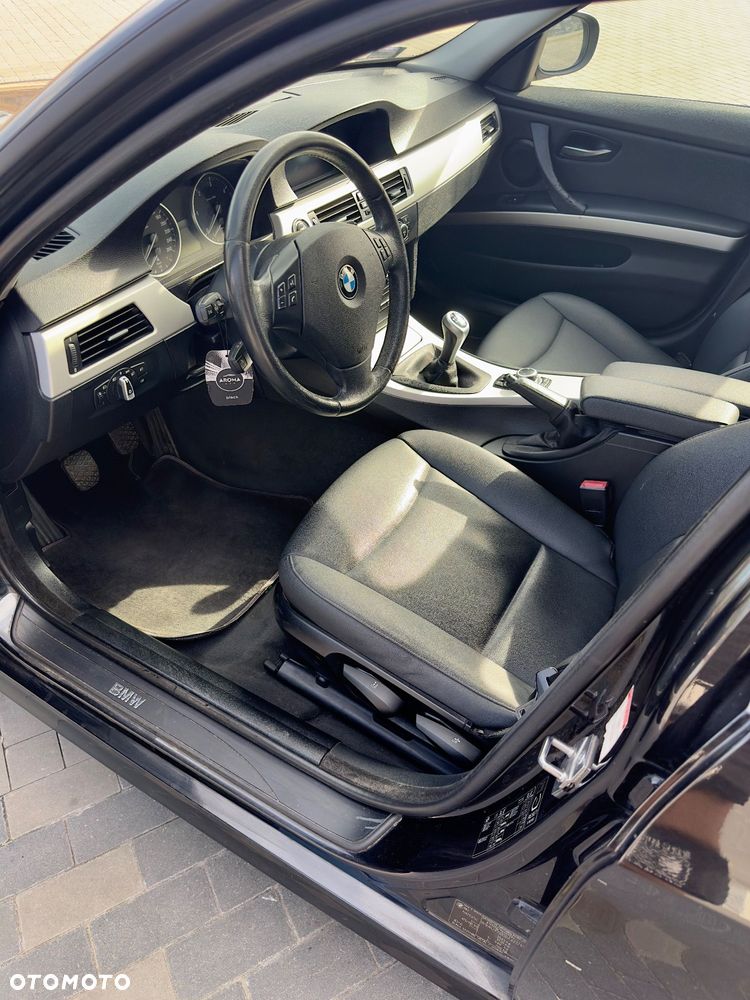 BMW Seria 3 318d - 6