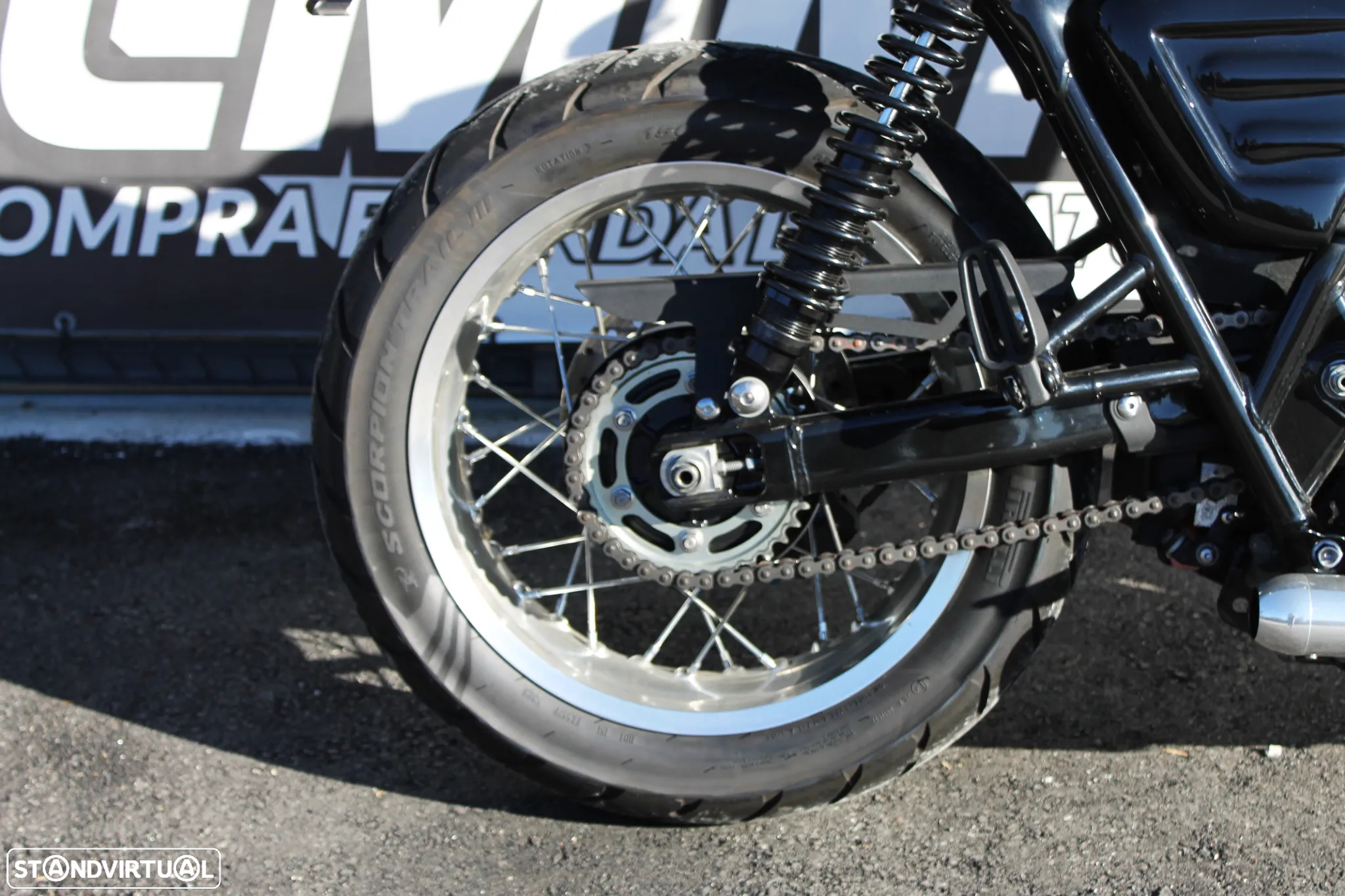 Triumph Bonneville Chrome Edition-Custom - 3