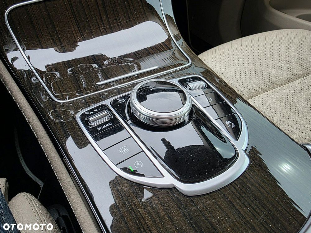 Mercedes-Benz GLC - 14