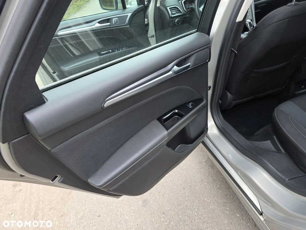 Ford Mondeo 2.0 EcoBoost Titanium - 13