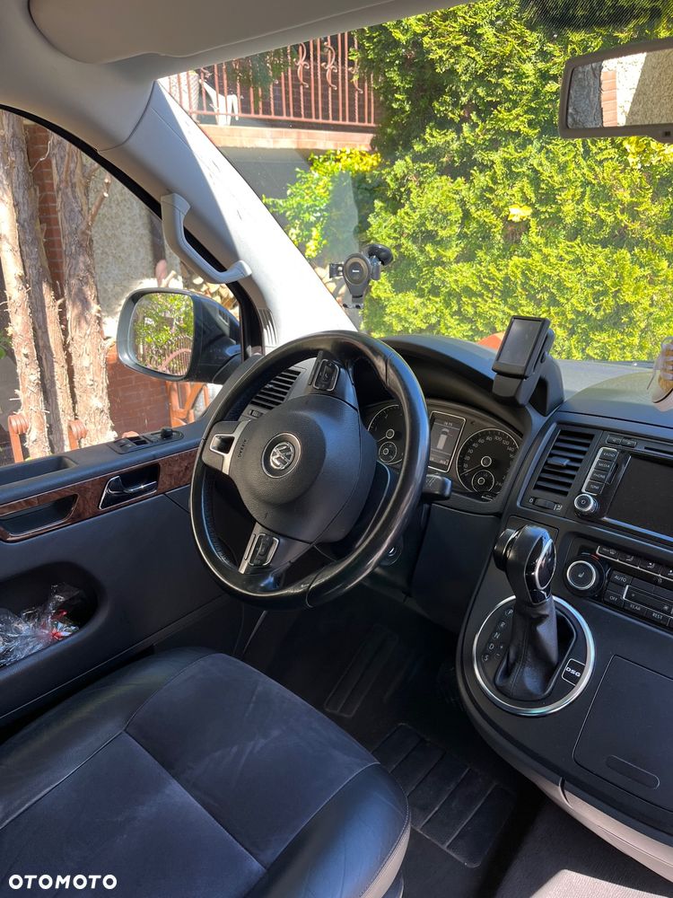 Volkswagen Multivan - 9