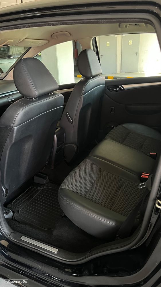 Mercedes-Benz B 180 CDI - 20