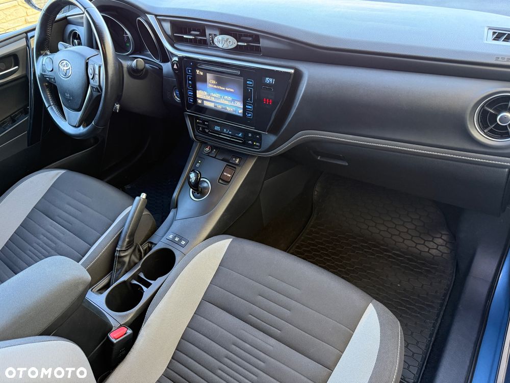 Toyota Auris 1.8 HSD Sol - 10