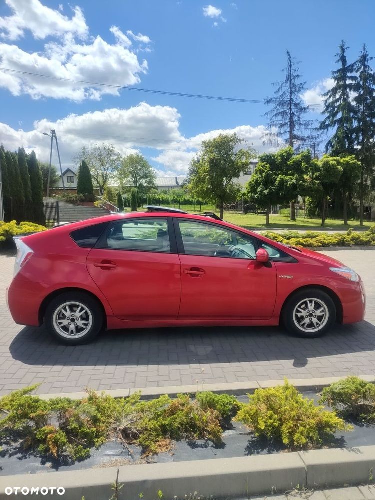 Toyota Prius 1.8 HSD Prestige - 3