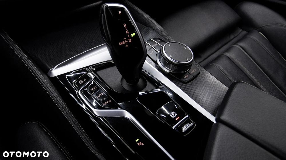 BMW Seria 5 530i xDrive mHEV M Sport sport - 27