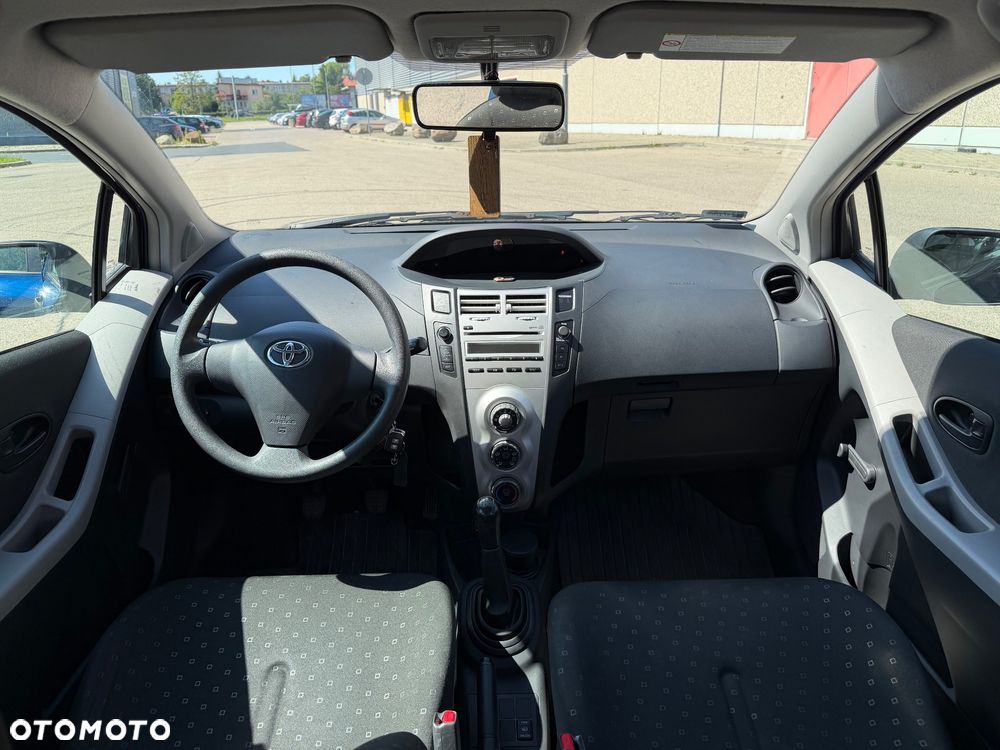 Toyota Yaris 1.3 Terra - 10