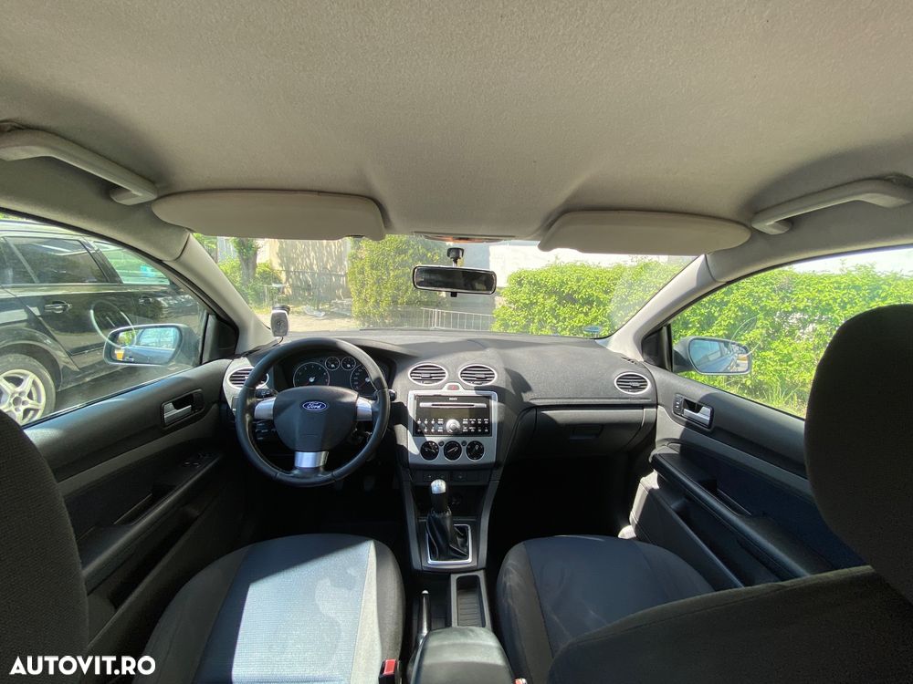 Ford Focus 1.6 Ambiente - 9