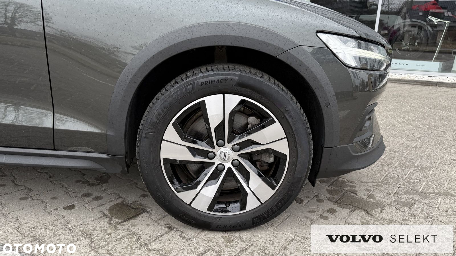 Volvo V60 Cross Country - 16