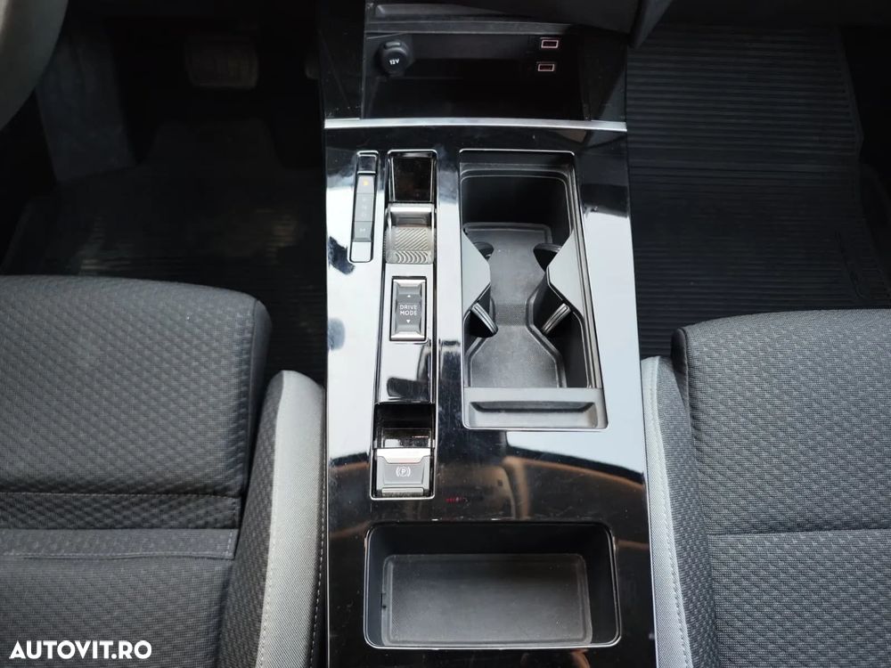 Opel Astra 1.2L Turbo Start/Stop AT8 Business Edition - 20