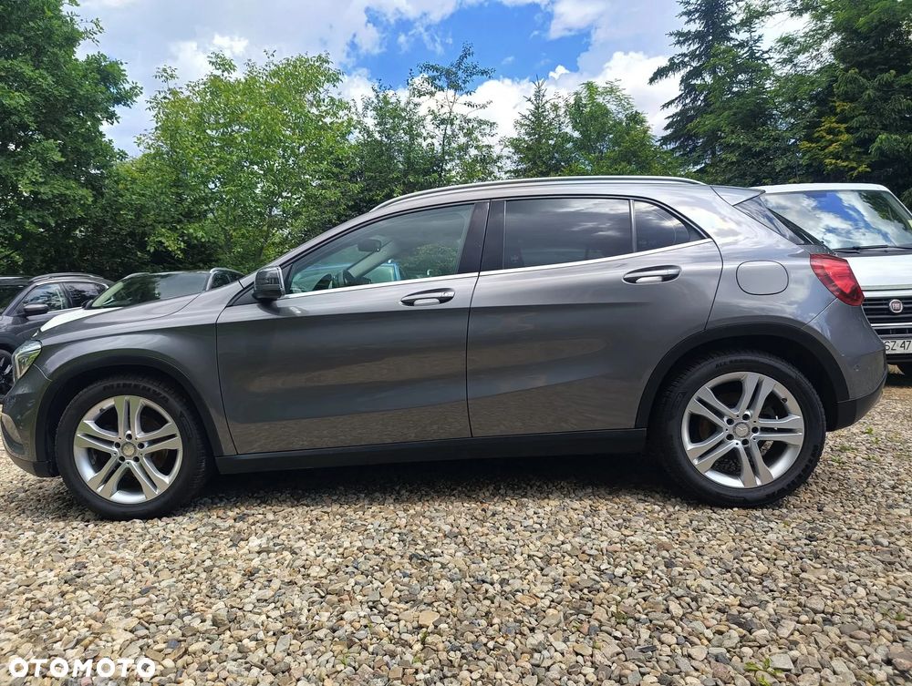 Mercedes-Benz GLA 180 Urban - 26