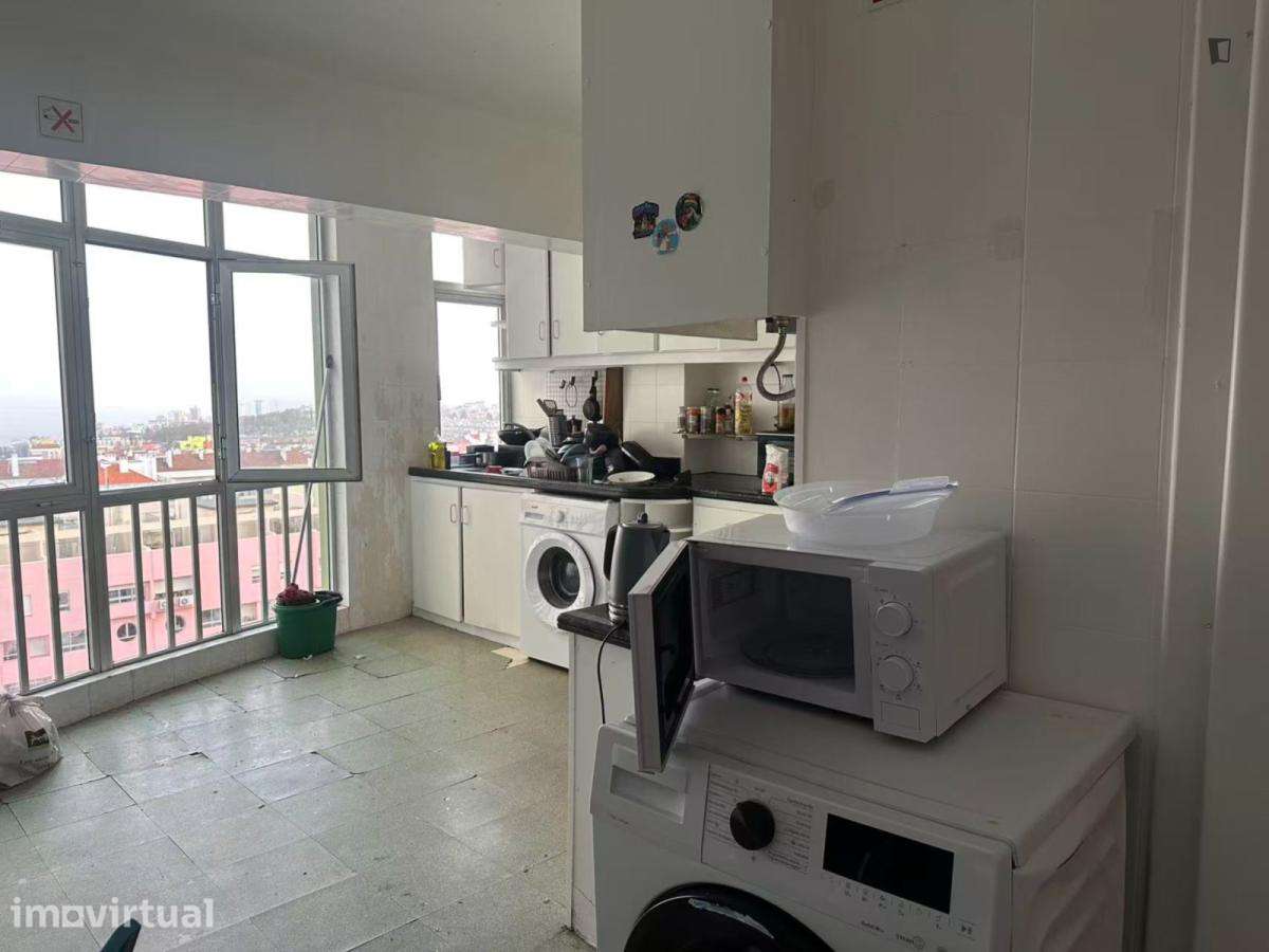Quarto - localizado em Olaias Lisbon - Grande imagem: 2/4