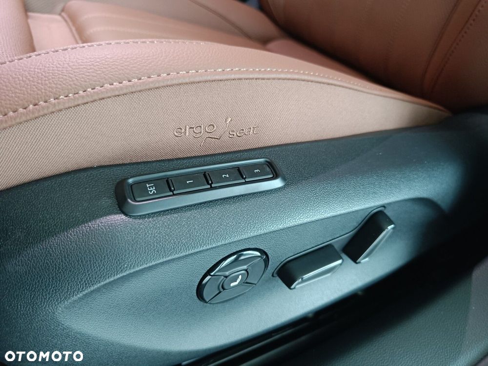 Skoda Superb 2.0 TDI SCR 4x4 L&K DSG - 10