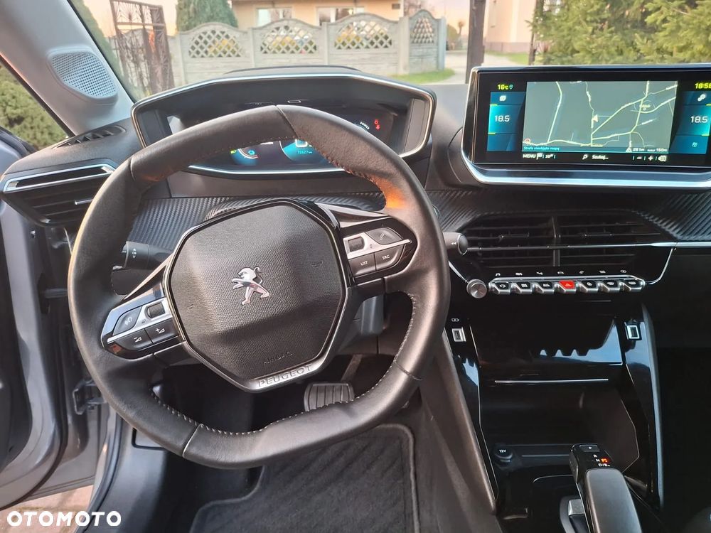 Peugeot 208 Elektromotor 136 Allure - 11