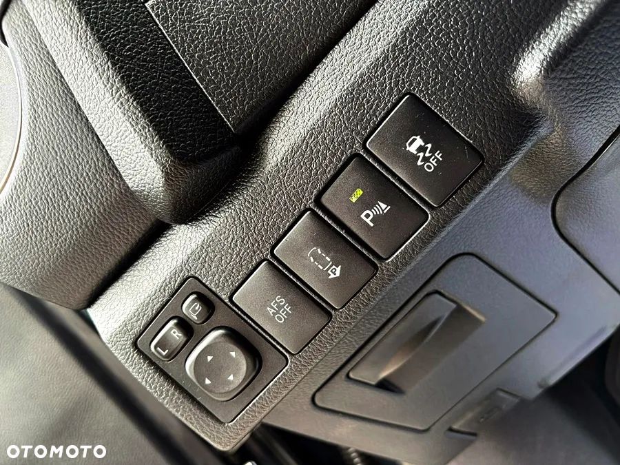 Toyota Auris 2.0 D-4D Executive - 17