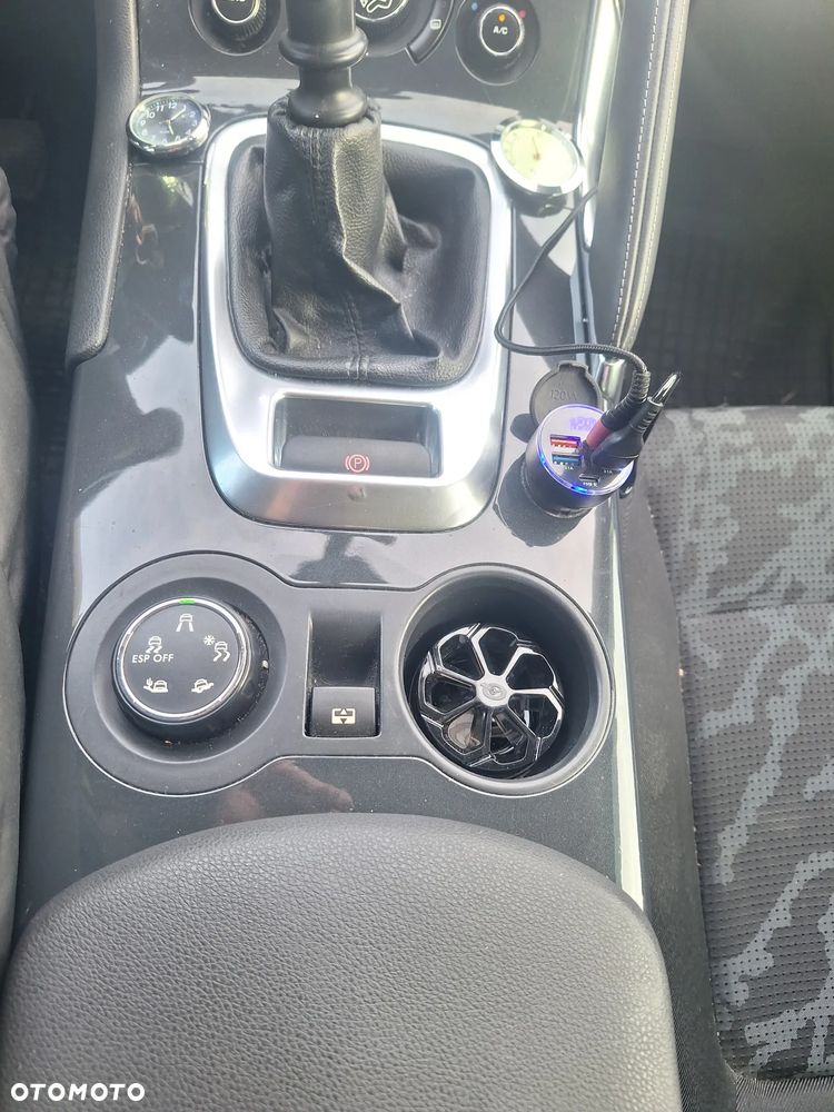 Peugeot 3008 1.6 HDi Premium - 5
