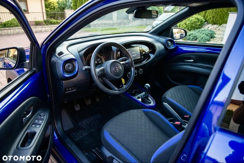 Toyota Aygo x.shift x-play connect - 4