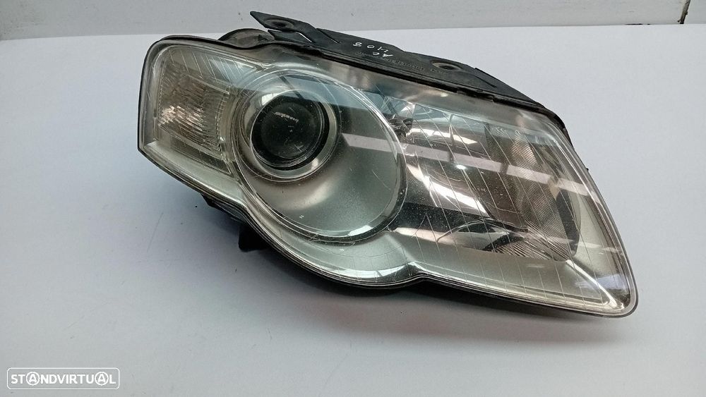 Ótica / farol direita VOLKSWAGEN Passat (3C2) - 1