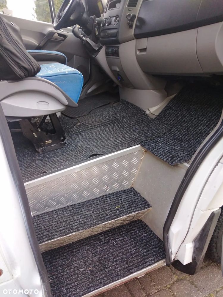 Mercedes-Benz Sprinter 519 - 11