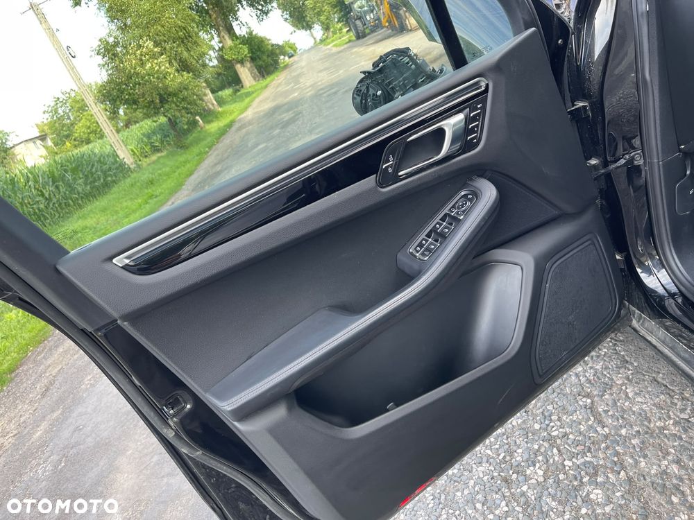 Porsche Macan S - 28