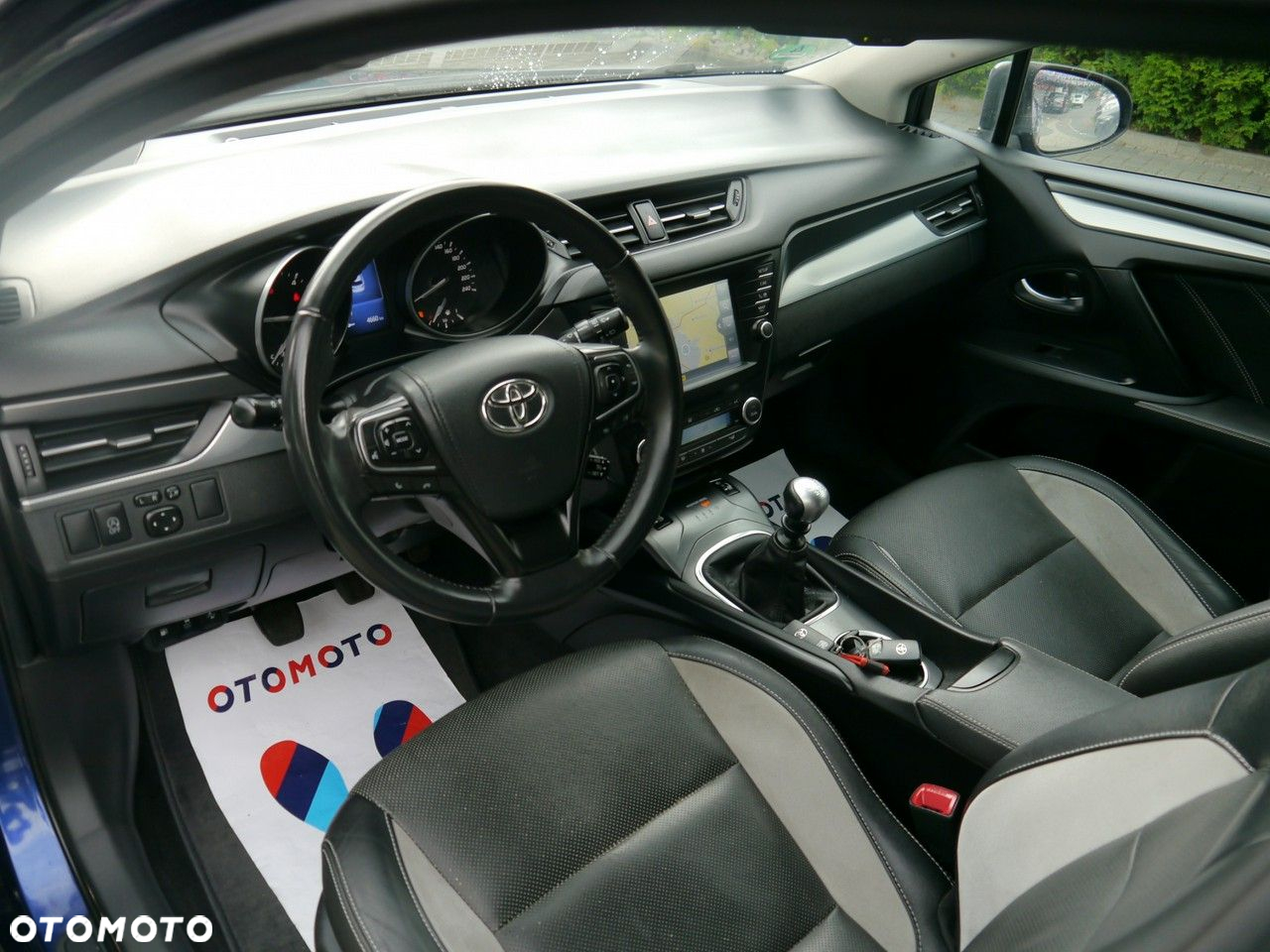 Toyota Avensis Touring Sports 2.0 D-4D Comfort - 23