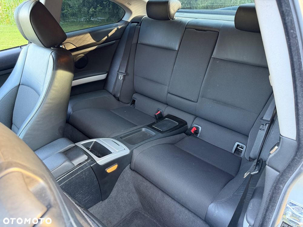 BMW Seria 3 320i - 9