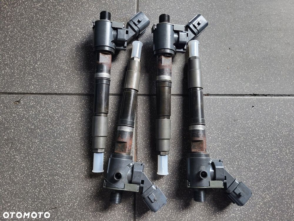 wtryskiwacz x4 komplet volvo v40 ii vea13-2370010-caa - 2