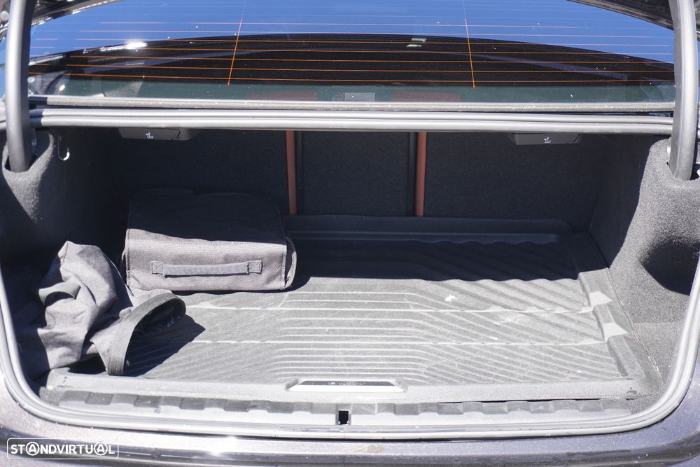 BMW 330 e Aut. Luxury Line - 42