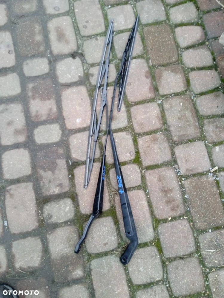 RAMIĘ WYCIERACZKI PEUGEOT 206+ 3-DRZWI 09- - 1